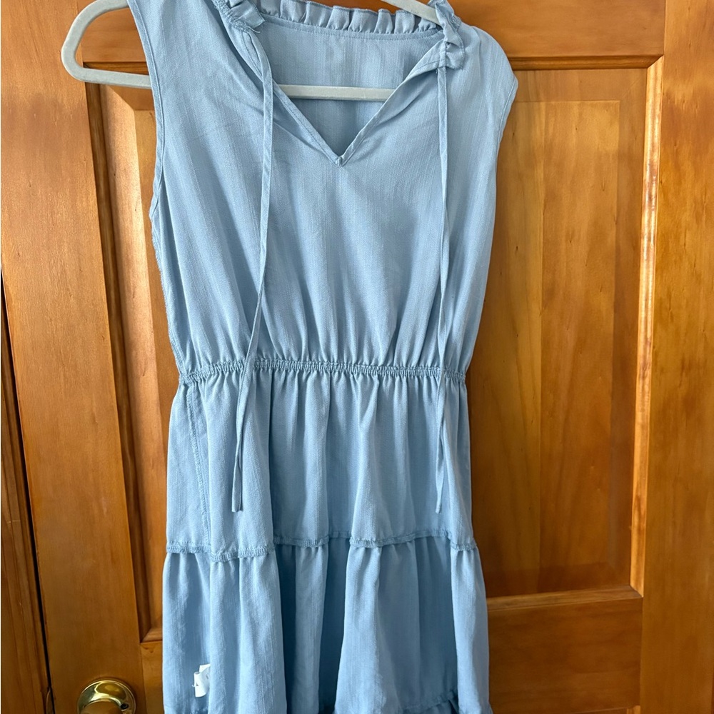 Elegant Light Blue Sleeveless Dress